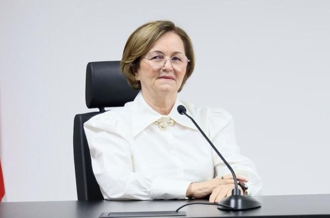 Após nove meses de articulação política, Lula indica tia de JHC, procuradora Marluce Caldas, para o STJ