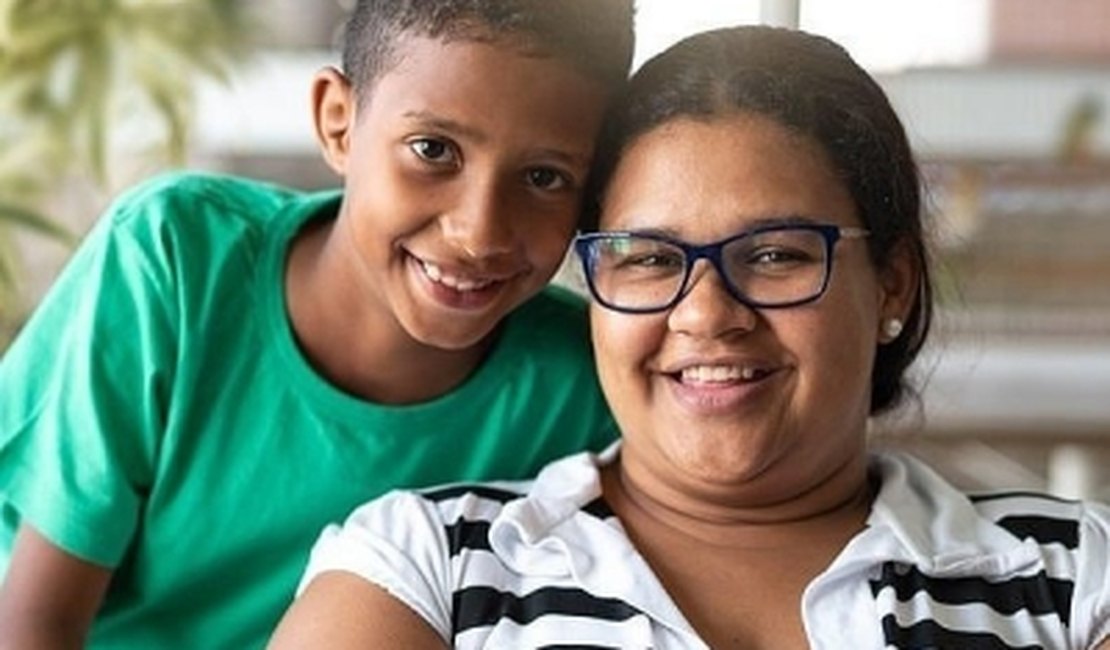 'Cabeleleila Leila': saiba quem é a mulher por trás do meme