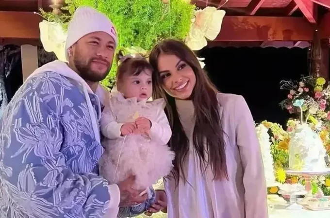Filha de Neymar passa por cirurgia de emergência após acidente doméstico