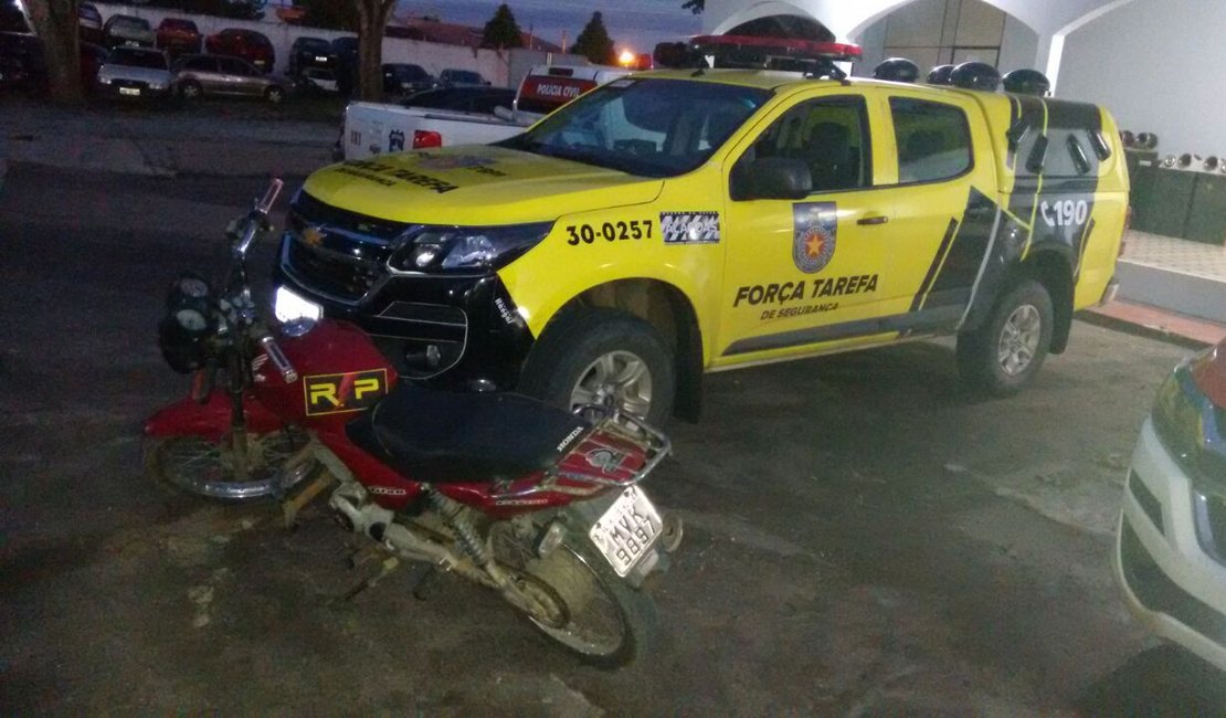 Força Tarefa recupera moto roubada e prende suspeito, em Arapiraca