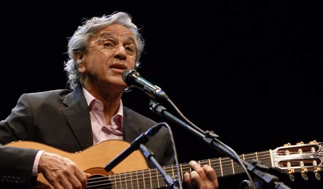 'Sou a favor da liberação e legalização da maconha', diz Caetano Veloso
