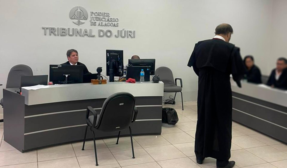 Após 25 anos foragido, homem é condenado a mais de 15 anos de prisão por homicídio