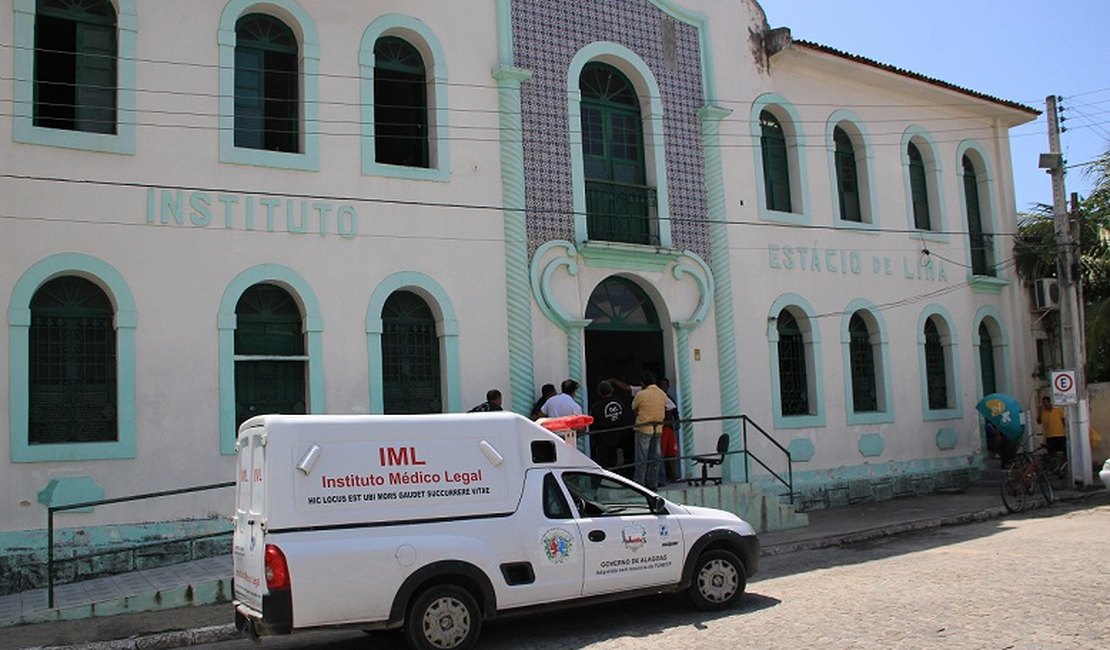 Mulher é morta a pauladas após discussão com suposto amante