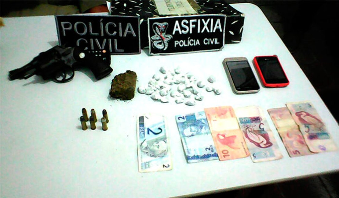 Asfixia apreende drogas e arma de fogo no interior do Estado