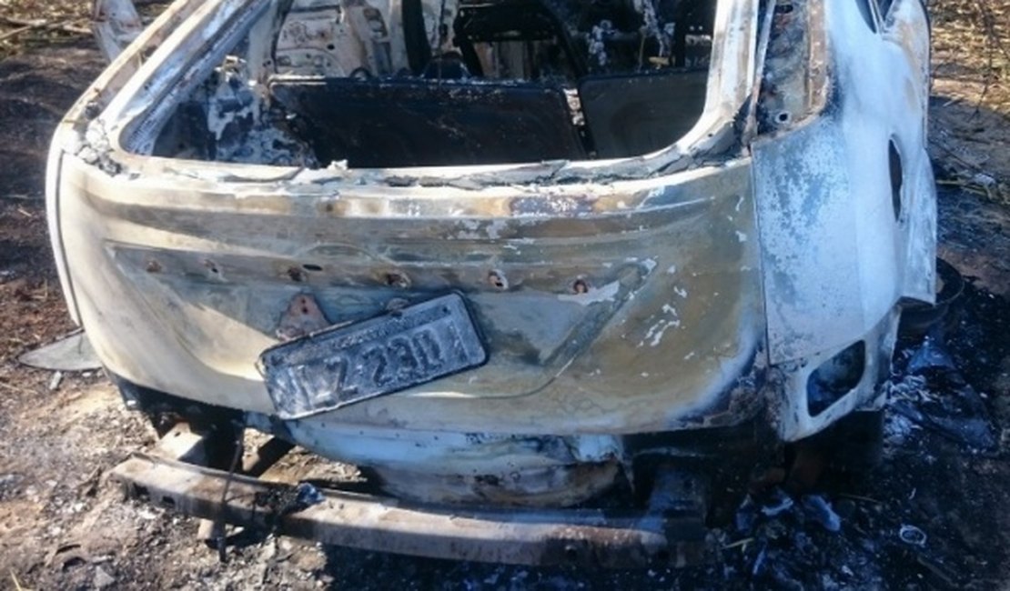 Polícia encontra carro de professor desaparecido com corpo carbonizado
