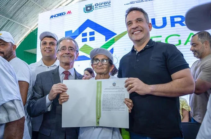 Dignidade e emoção marcam entrega de 500 títulos de terra para trabalhadores rurais em Girau do Ponciano