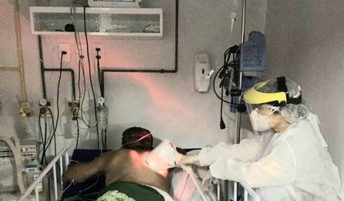 HE do Agreste adota terapia a laser para tratar pacientes com Covid-19