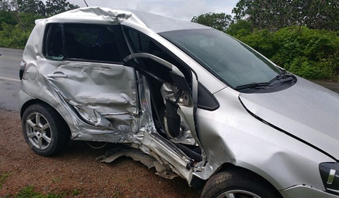 Acidente entre automóveis deixa duas pessoas feridas em Igaci
