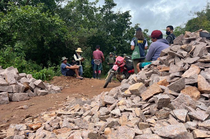 Fiscalização do Ministério Público flagra trabalho degradante em pedreiras de Estrela de Alagoas