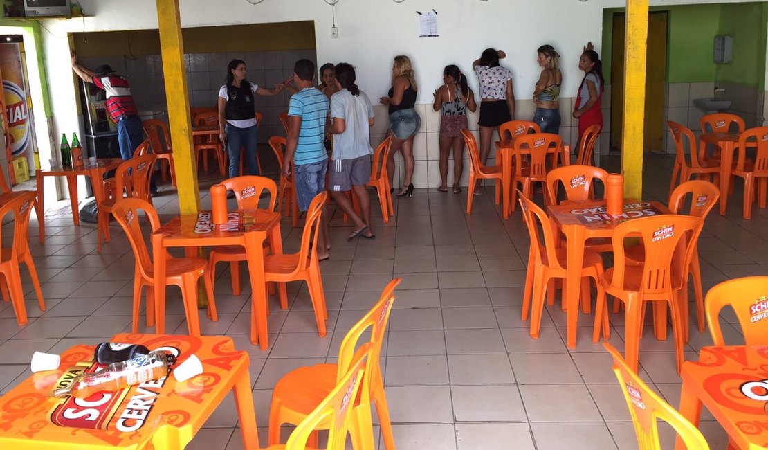 PC fecha duas casas de prostituição em Campo Grande e flagra 'boca de fumo' em Girau