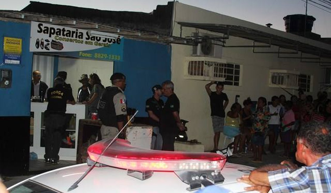Dono de sapataria e ajudante são executados a tiros em Maceió