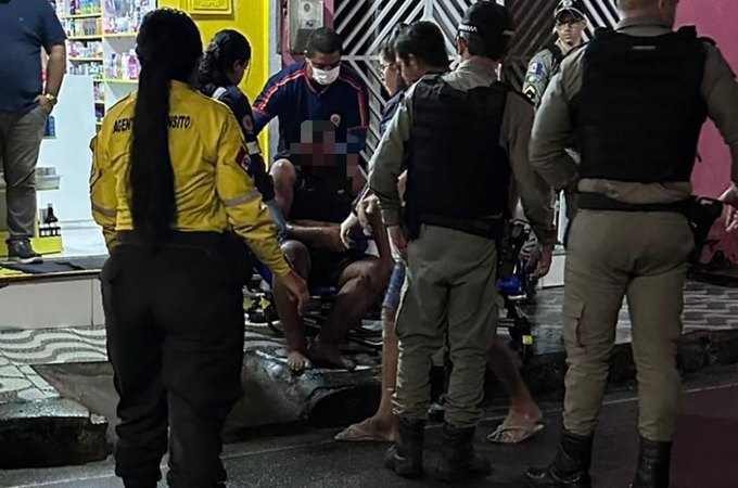 Homem é espancado após confusão na Praça Lions, em Arapiraca