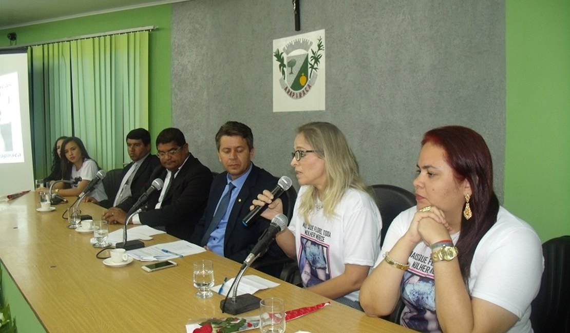Câmara Municipal realiza Sessão Especial para discutir a violência contra à mulher