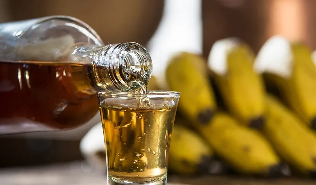 Homens fingem ser vendedores de cachaça misturada, amarram casal de idosos e roubam R$ 1.400, em Palmeira