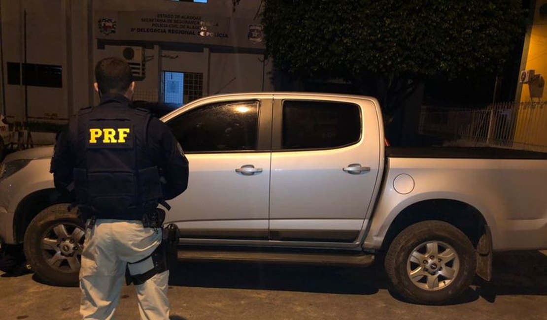 PRF recupera dois carros clonados em Alagoas