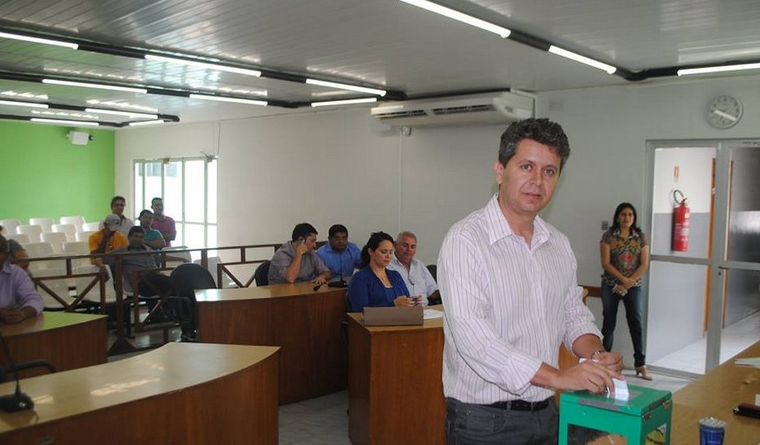 Câmara Municipal de Arapiraca elege Márcio Marques como novo presidente