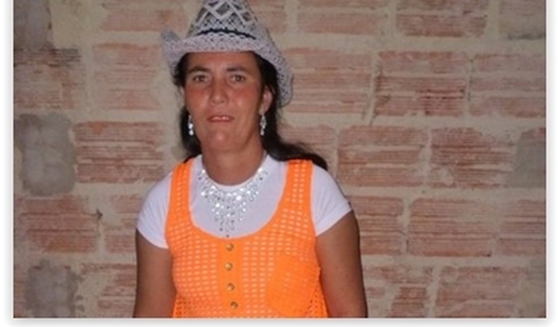 Mulher some e família oferece R$ 15 mil por informações