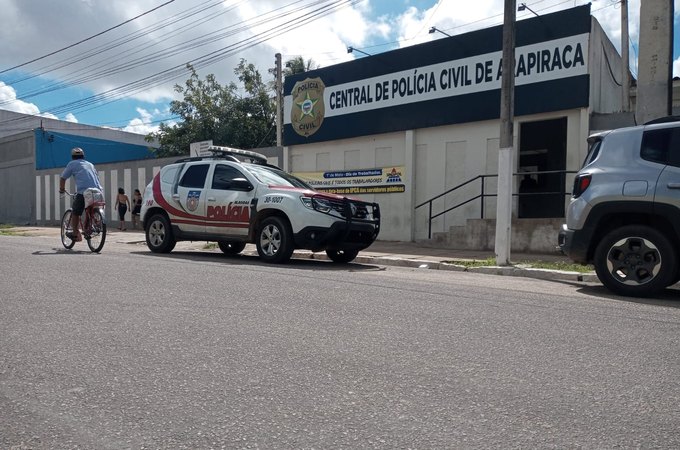 Usuário de drogas tenta danificar porta da casa do sobrinho e vai parar na delegacia, em Arapiraca