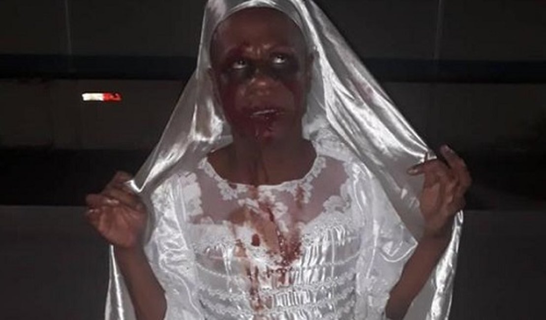 VÍDEO. ‘Noiva Zumbi’ aparece vagando pelas ruas de Matriz do Camaragibe, em Alagoas
