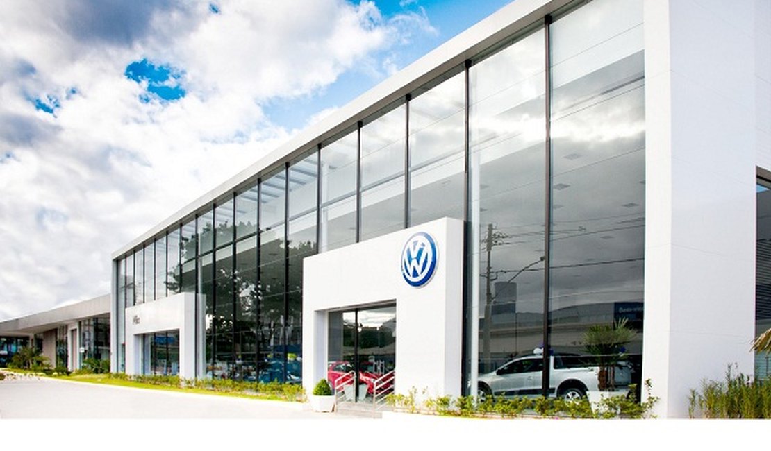 Volkswagen e concessionária devem indenizar cliente por vender veículo com defeito