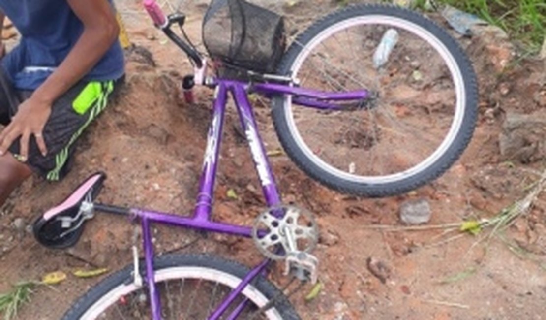 Colisão frontal de carro em bicicleta deixa um ferido na AL 215, em Marechal Deodoro