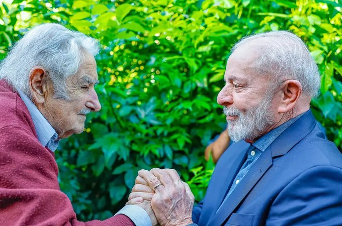 Para Lula, Mujica mostrou 'que luta política e doçura podem andar juntas'