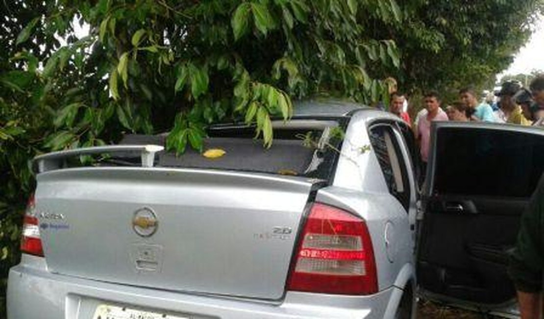 Jovem perde controle de veículo, colide em árvore e morre em hospital em Arapiraca