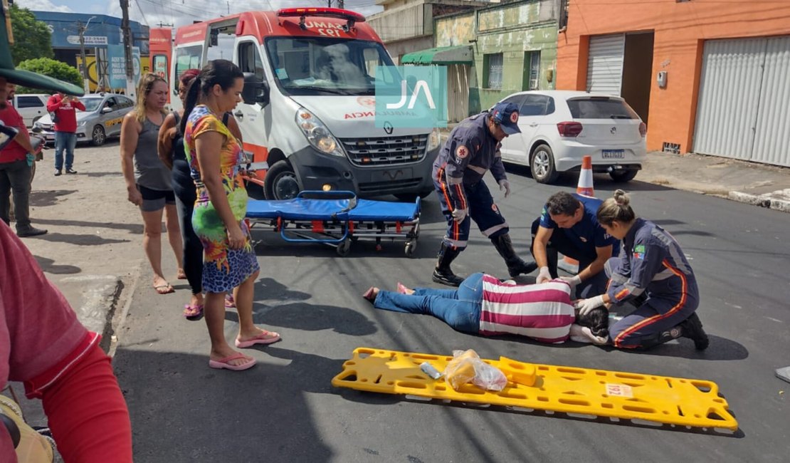 Dona de galeteria fica ferida após cair de cinquentinha no caminho para o trabalho, em Arapiraca