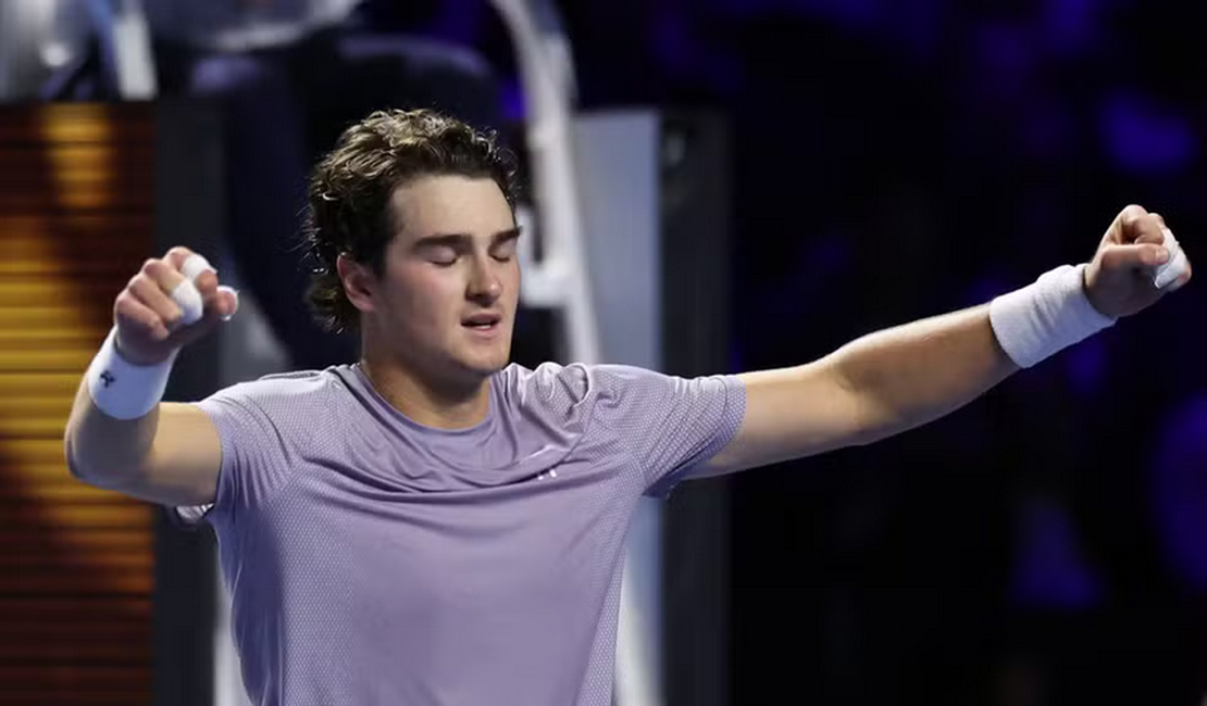 João Fonseca é campeão do ATP 500 da Basileia e conquista maior título de um brasileiro desde Guga