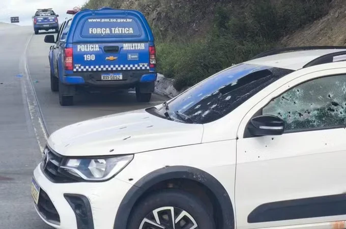 Troca de tiros durante operação em Propriá resulta na morte de três criminosos; depósito de drogas vinculado ao grupo é alvo de buscas em AL