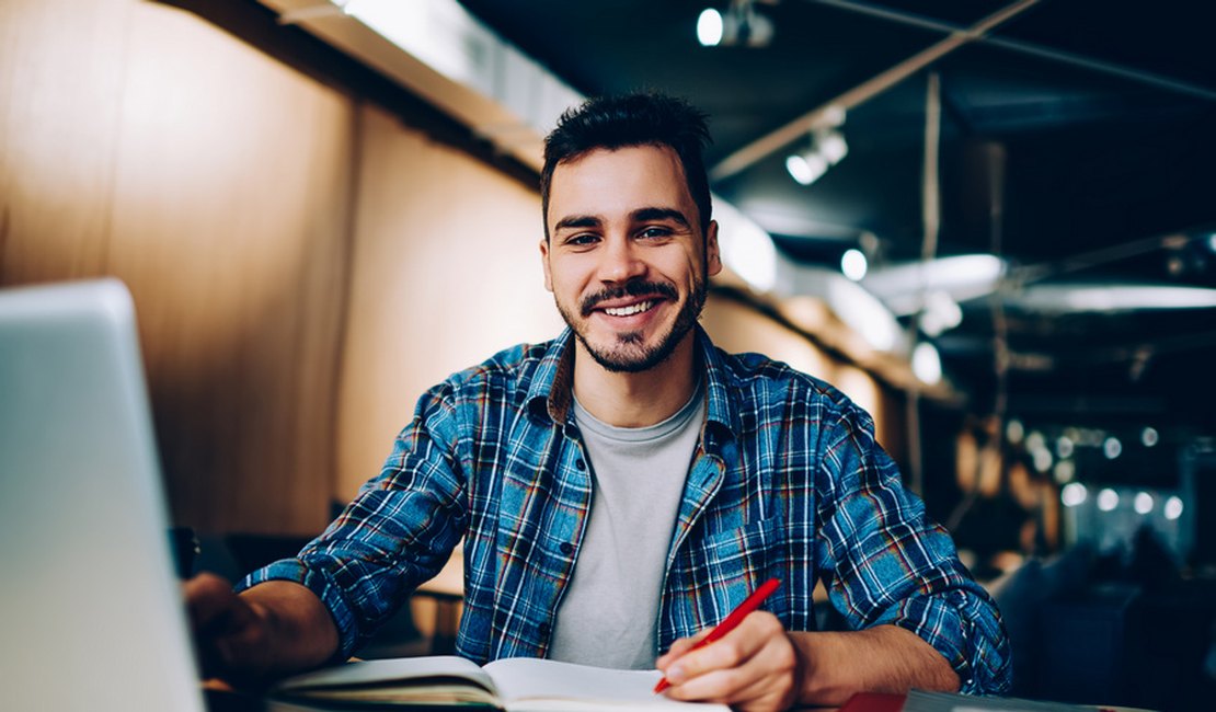 Startup educacional disponibiliza curso gratuito e on-line para programadores