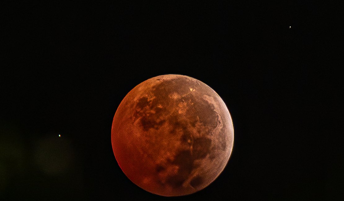 Lua de sangue: eclipse lunar total ocorre neste domingo