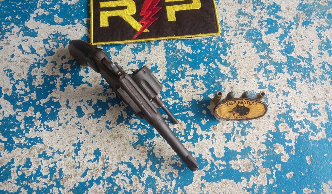 Rádio Patrulha prende homem armado em Arapiraca