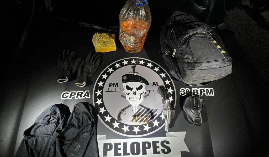 Homem é preso com arma de fogo e gasolina, em Arapiraca, e confessa que iria para Aracaju cometer assaltos