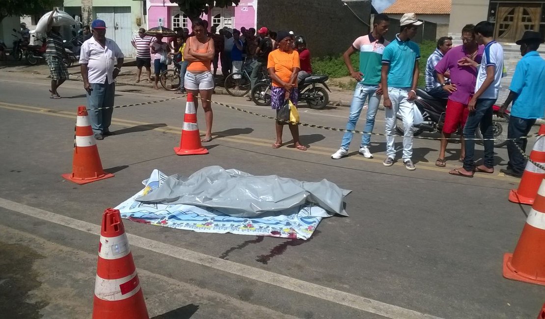 Idoso é atropelado por caminhão e morre, em Girau do Ponciano
