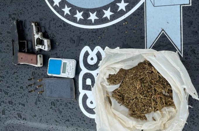 Policiais do Bope apreendem duas armas de fogo e 140 gramas de maconha em Coqueiro Seco