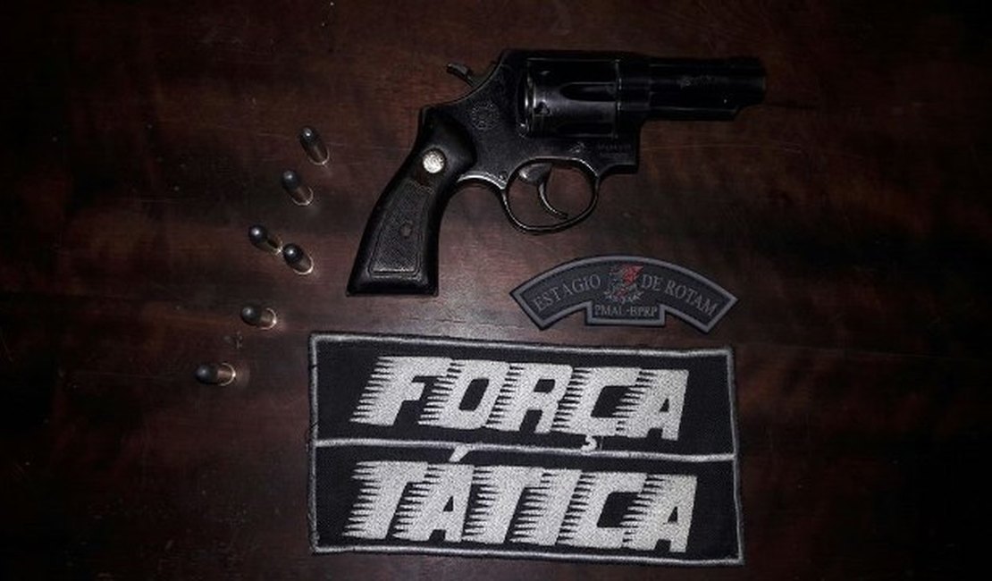 Força Tática prende homem com arma em Arapiraca