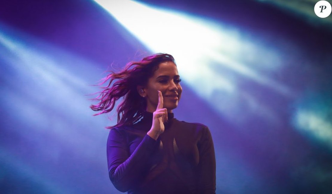 Anitta avalia carreira internacional: 'Até julho não tem projeto em português'