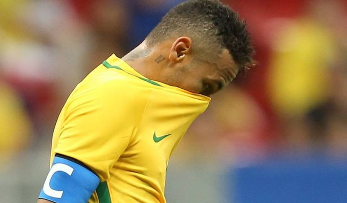 Vidente que 'acertou' acidente da Chapecoense prevê Neymar fora da Copa