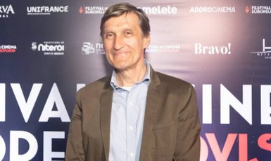 Cineasta franco-suíço revela desejo de fazer documentário sobre músico alagoano Djavan