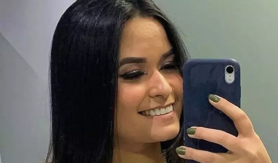 Corpo de jovem é encontrado com pés e mãos amarrados após carro capotar
