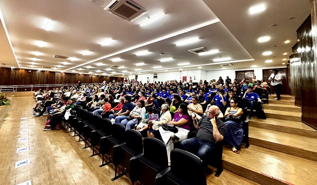 Governo de Alagoas entrega 600 documentos a pessoas com deficiência e autismo