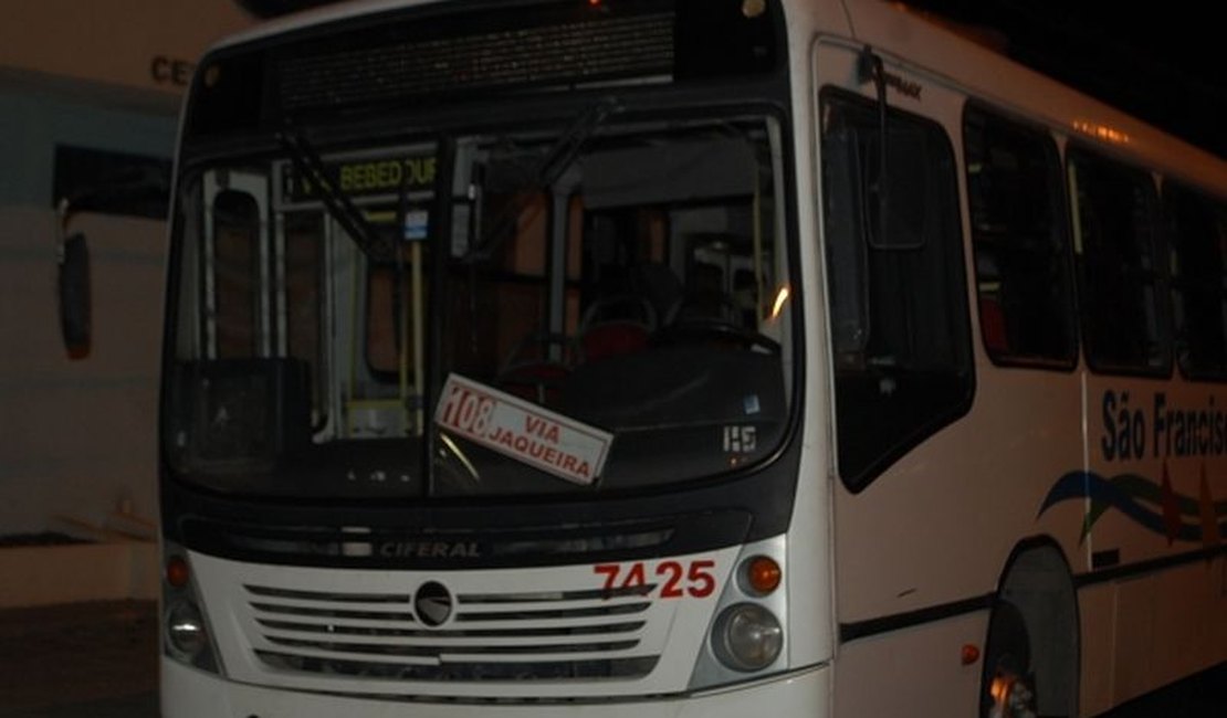 PM é vítima de tentativa de homicídio durante assalto a ônibus em Maceió