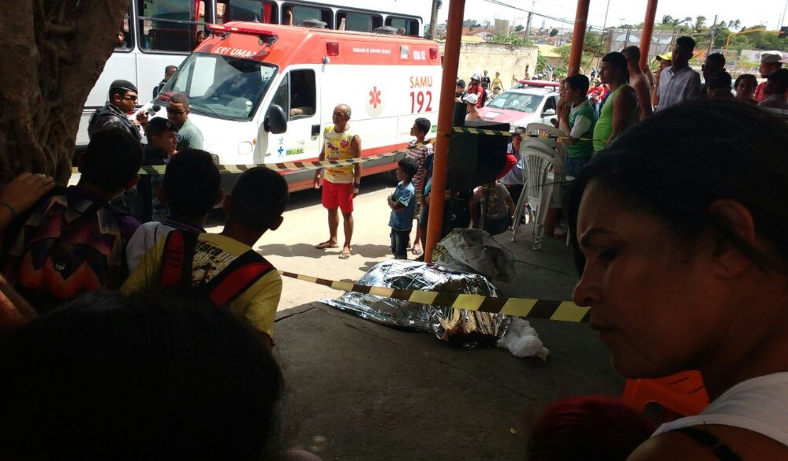 Dono de bar é morto a tiros dentro de seu estabelecimento em Arapiraca
