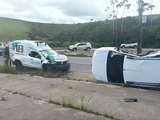 Colisão entre ambulância e carro deixa paciente morto na AL-105, em Matriz do Camaragibe