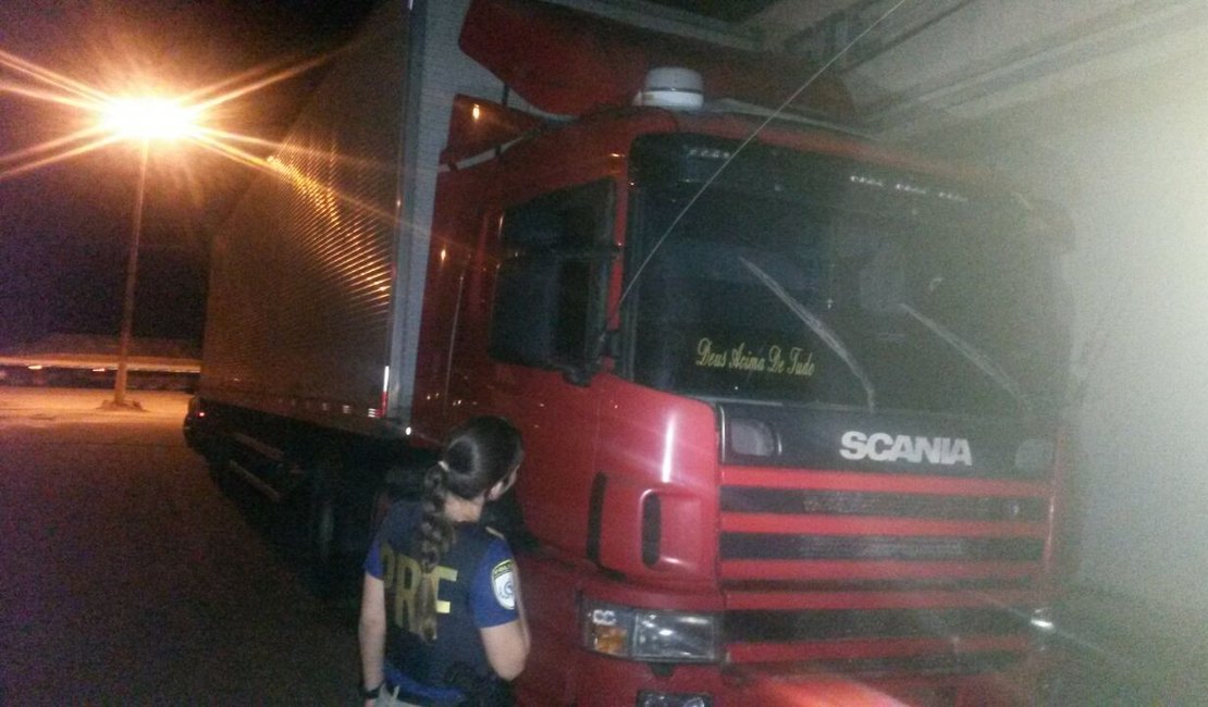 PRF prende dupla suspeita de praticar assaltos na BR 101