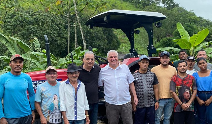 Alfredo Gaspar entrega maquinário agrícola e fortalece diálogo com a população de União e Murici
