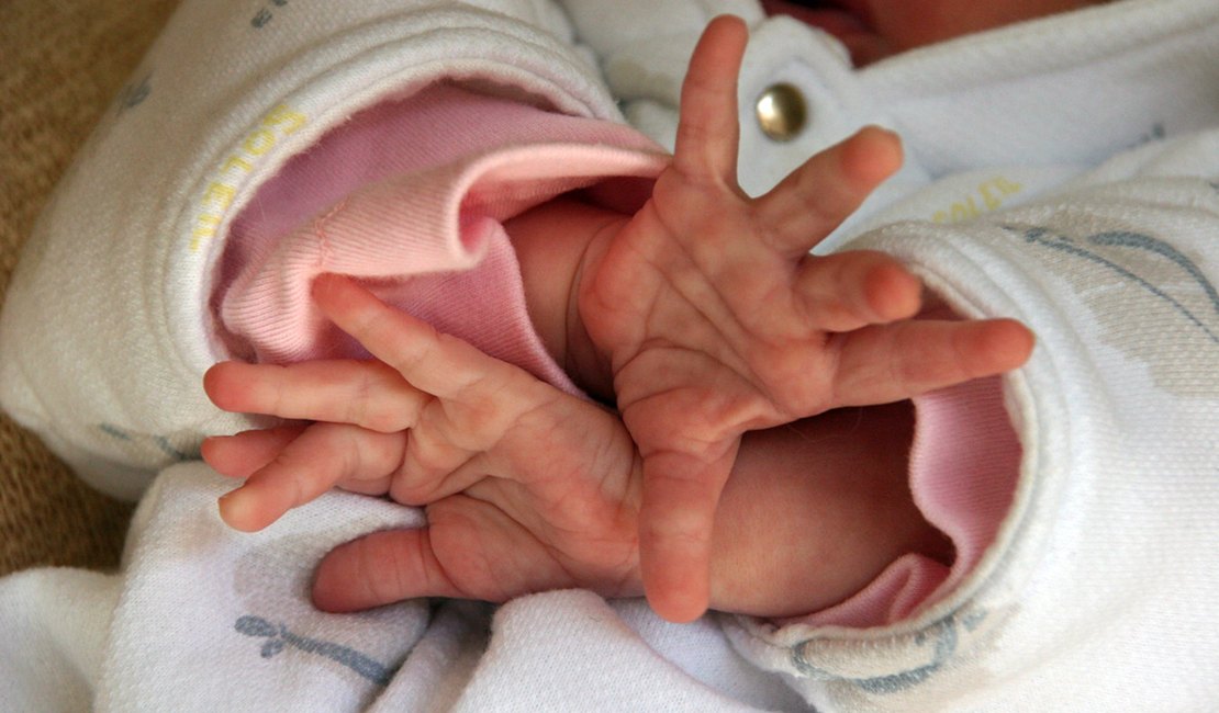 Choro de bebê recém-nascido salva mãe de estupro no Baixa da Onça, em Arapiraca