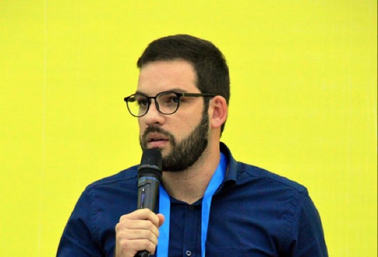 Rui Palmeira critica nova troca na Educação de Maceió e cobra autonomia do secretário: “Que não seja mais um bebê reborn do João Caldas”