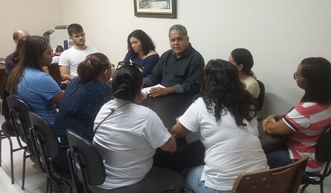 SMTT recebe comissão de moradores e garante fiscalização na Avenida Muniz Falcão, em Arapiraca
